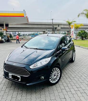 FORD FIESTA 1.6 TITANIUM HATCH 16V FLEX 4P POWERSHIFT FORD FIESTA 1.6 TITANIUM HATCH 16V FLEX 4P POWERSHIFT